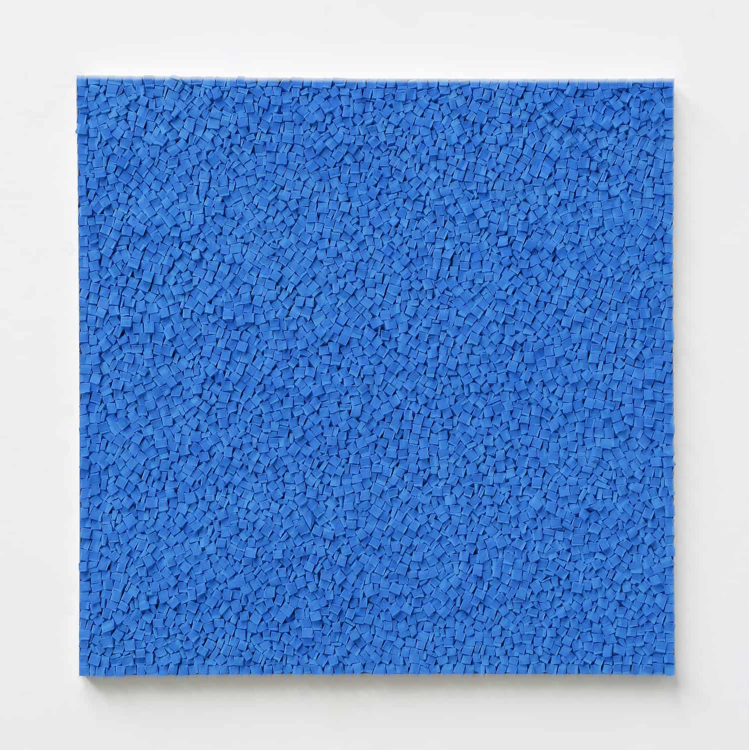 „o. T.“, blaue Kreide, 150 x 150 cm, 2019