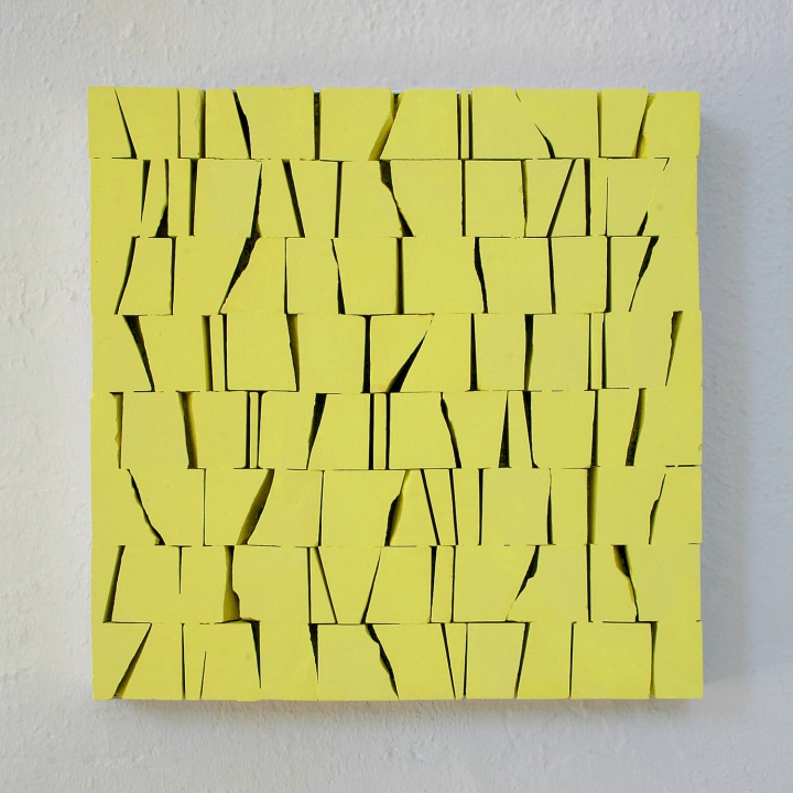 „o. T.“, gelbe Industriekreide, 40 x 40 cm, 2016