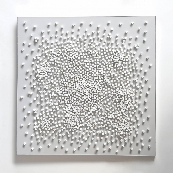 „white flakes“, Kreide, 150 x 150 cm, 2019