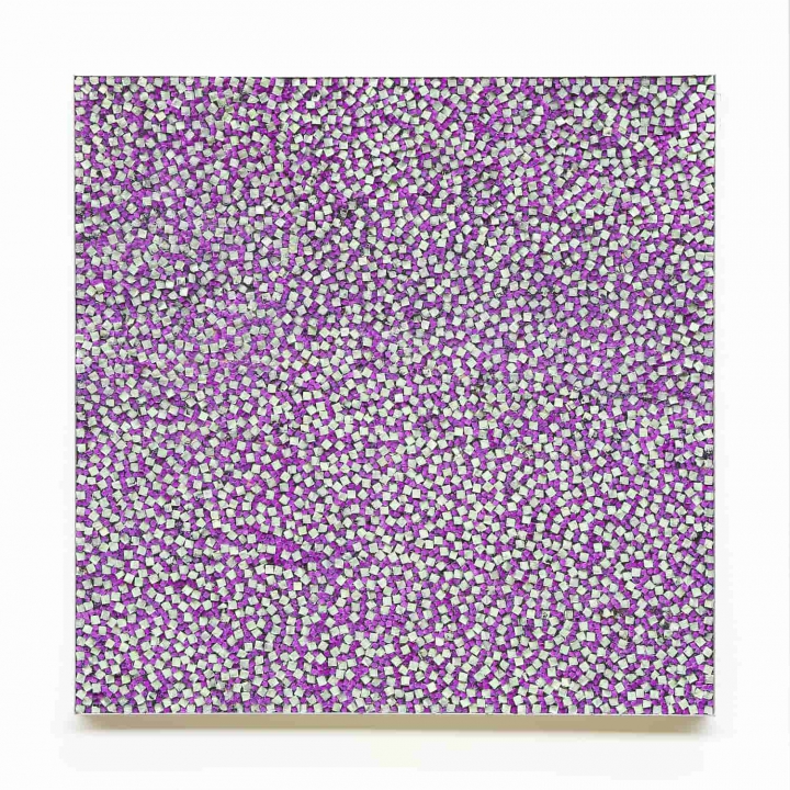 „Kreideabriss“, violette und grüne Kreide, 150 x 150 cm, 2020