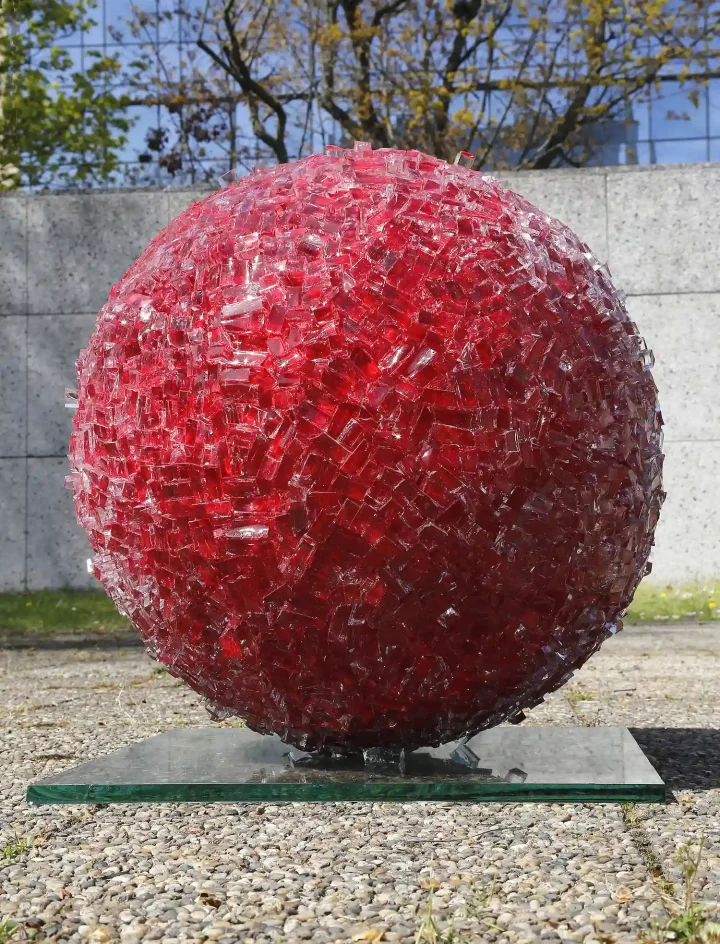 „Rubin“, Glas, 55 x 55 x 55 cm, 2018