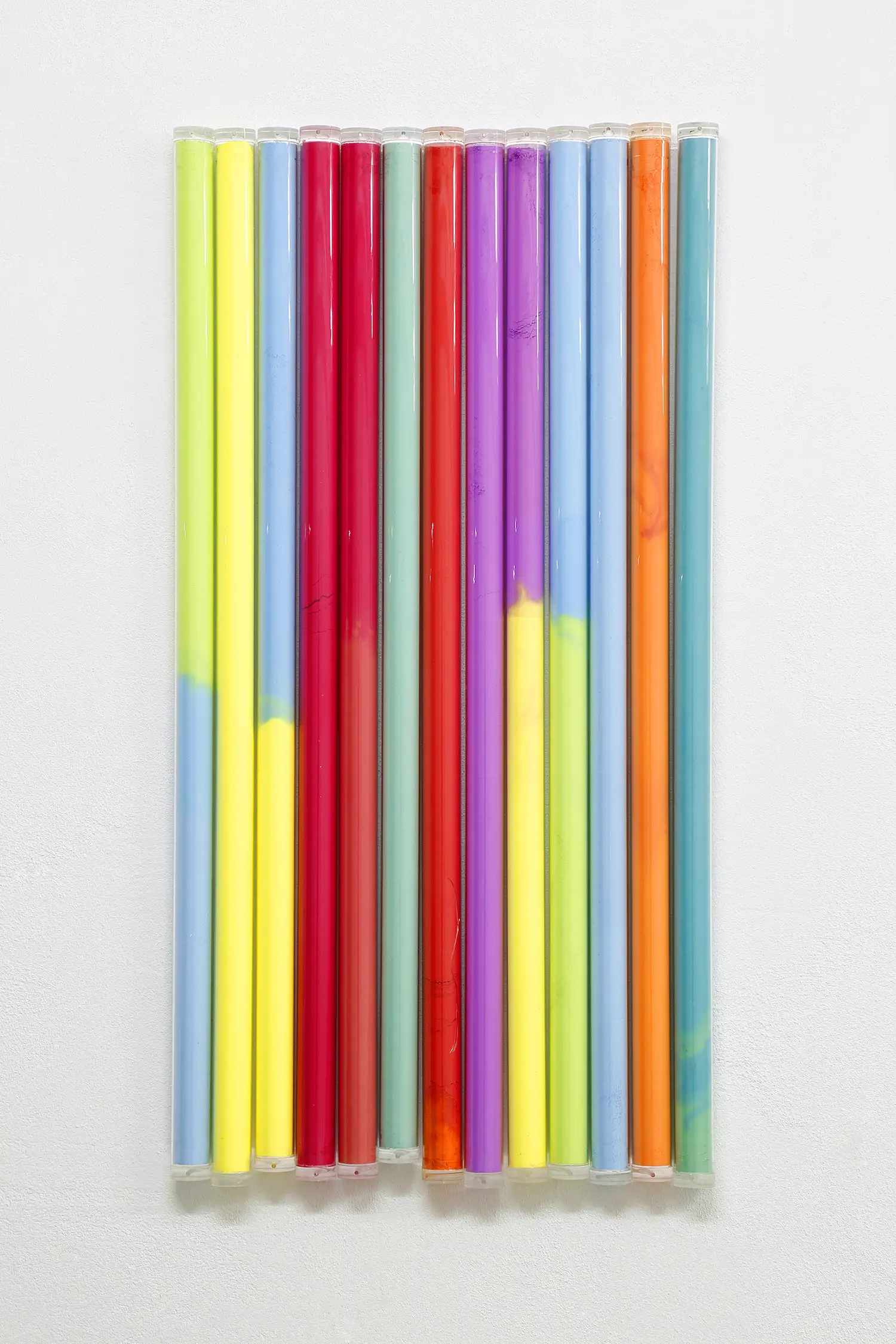 „up and down“, Kreidepulver, Acryl, 100 x 52 cm, 2019