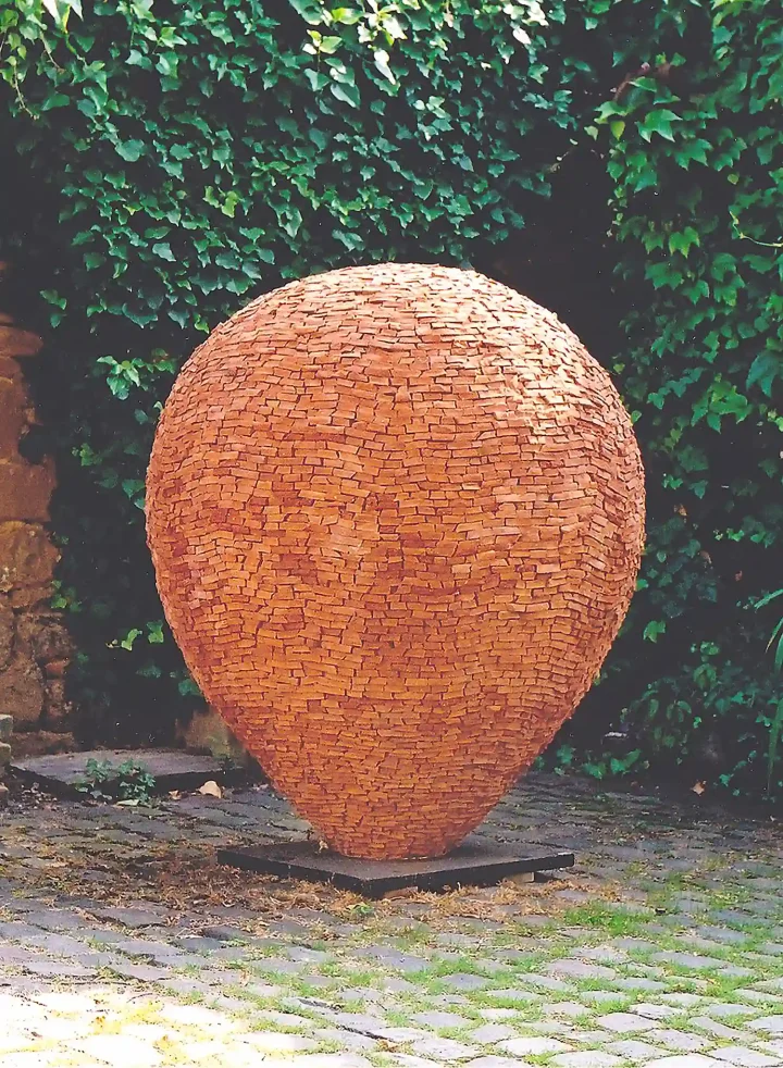 „Cestin“, Ziegel, 140 x 120 cm, 2002