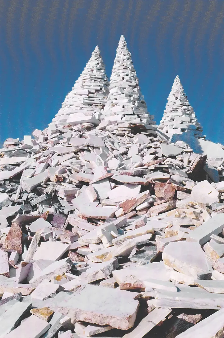 „Materialschichtung“, Marmorbruch, Schutthalde Eskesehir, Türkei, 2003
